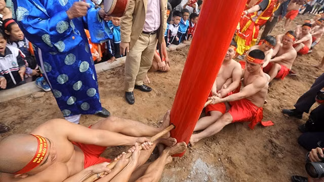 Kéo co thể hiện sức mạnh và sự đoàn kết.