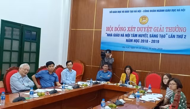 Giải thưởng “Nhà giáo Hà Nội tâm huyết sáng tạo”