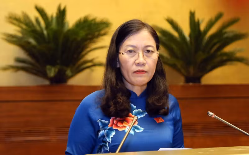 Chủ nhiệm Ủy ban Tư pháp của Quốc hội Lê Thị Nga trình bày báo cáo thẩm tra công tác phòng, chống tội phạm và vi phạm pháp luật của Chính phủ năm 2019.