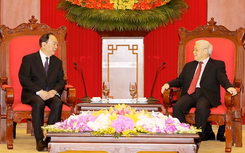 Tổng Bí thư Nguyễn Phú Trọng tiếp đồng chí Hoàng Khôn Minh, Ủy viên Bộ Chính trị, Bí thư Ban Bí thư, Trưởng Ban Tuyên truyền T.Ư Ðảng Cộng sản Trung Quốc. Ảnh: TRÍ DŨNG (TTXVN)