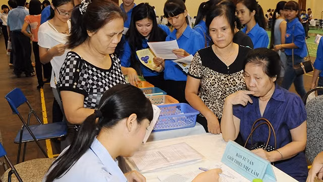 Tăng tuổi nghỉ hưu, cần làm tốt công tác an sinh xã hội để tránh gây ảnh hưởng tâm lý người lao động.
