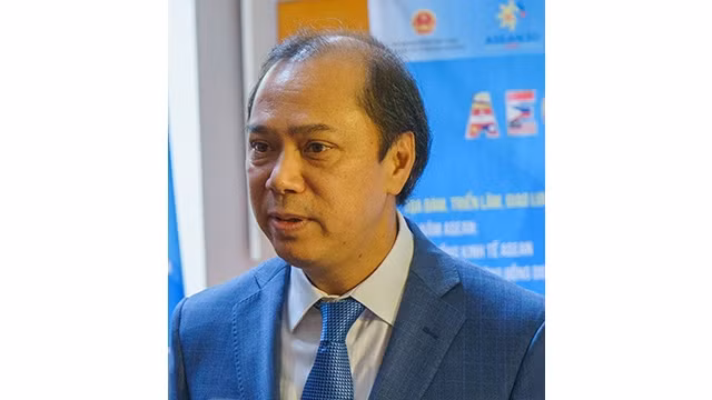 Cộng đồng Kinh tế ASEAN - Cơ hội và thách thức