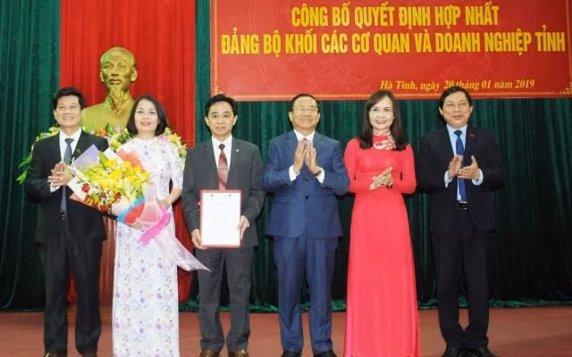Hợp nhất Đảng bộ Khối các cơ quan tỉnh và Đảng bộ Khối doanh nghiệp tỉnh Hà Tĩnh