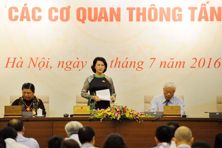 Chủ tịch QH Nguyễn Thị Kim Ngân phát biểu tại cuộc gặp mặt. 