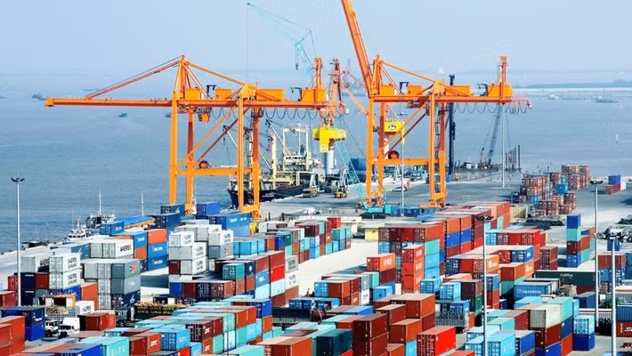 Cán cân thương mại thặng dư 2,8 tỷ USD