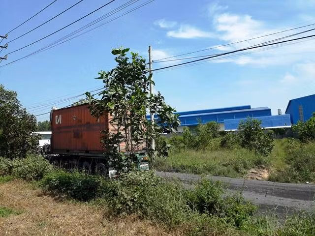 Nhiều nhà máy quy mô lớn xây dựng trái phép trong khu vực quy hoạch Cụm công nghiệp Phước Tân.