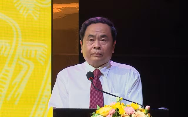 Đồng chí Trần Thanh Mẫn, Bí thư Trung ương Đảng, Chủ tịch Ủy ban Trung ương MTTQ Việt Nam phát biểu ý kiến chỉ đạo tại hội nghị.