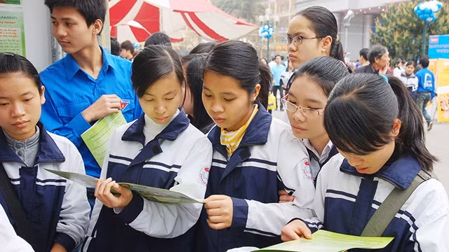 Thí sinh không chọn trường dựa trên kết quả kiểm định mà dựa vào hiệu quả đào tạo của mỗi trường. Ảnh: NAM ANH