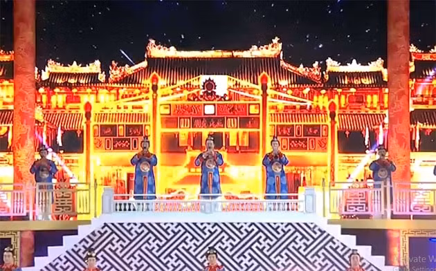 Tiết mục mở màn lễ bế mạc Festival Huế 2018. 