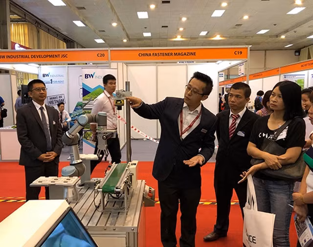 "Robot hợp tác được thiết kế để cộng tác với con người. 