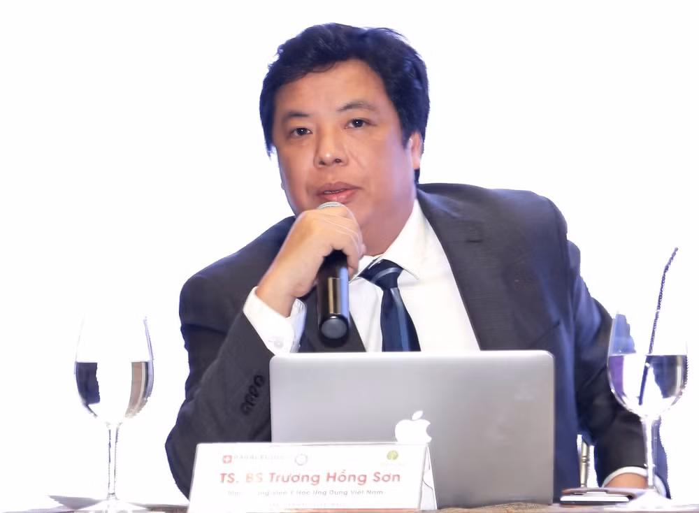 TS.BS Trương Hồng Sơn, Viện trưởng Viện Y học ứng dụng Việt Nam.