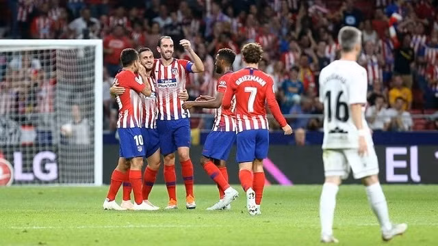Thi đấu bùng nổ trong hiệp một, Atletico chỉ cần hơn nửa giờ đồng hồ để khiến Huesca sụp đổ với ba bàn không gỡ.