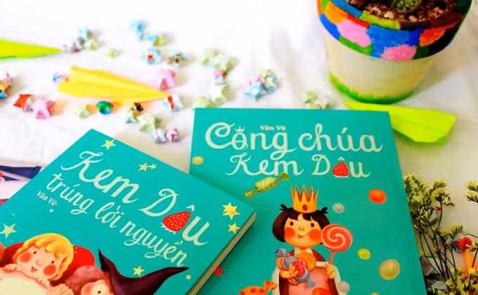 Bộ đôi tác phẩm Công chúa Kem Dâu và Kem Dâu trúng lời nguyền.