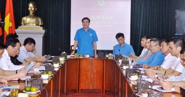 Toàn cảnh buổi họp báo.