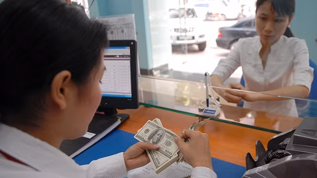 NHNN sẵn sàng bán ngoại tệ để can thiệp thị trường.