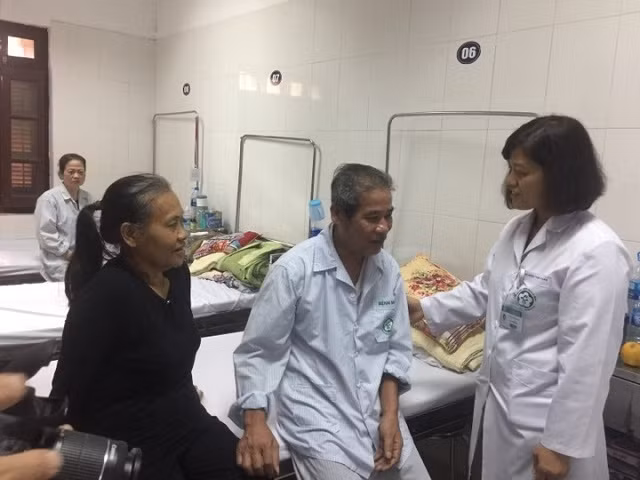 Già hóa dân số và nỗi lo sa sút trí tuệ ở người già