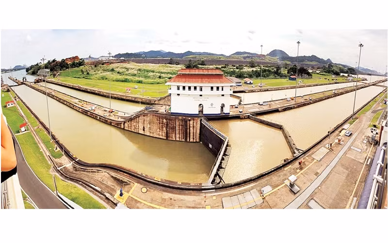 Cửa Miraflores của kênh đào Panama.