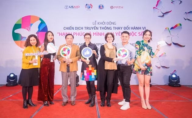 Khởi động chiến dịch giúp nữ chuyển giới phòng chống HIV