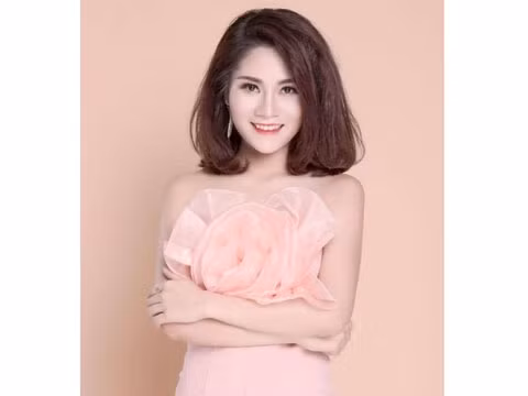 Ca sĩ Thu Trang.
