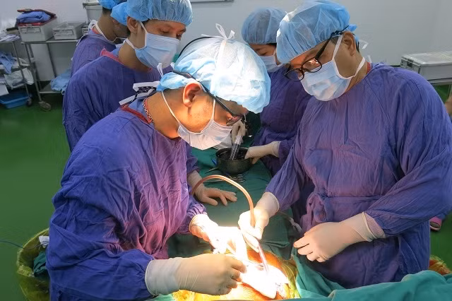 Đau thắt ngực báo hiệu bệnh lý nguy hiểm gì