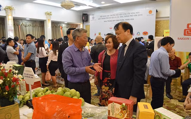 Doanh nghiệp nhiều tỉnh, thành phố trong cả nước giới thiệu sản phẩm tại Hội nghị giao thương, kết nối cung cầu hàng hóa.