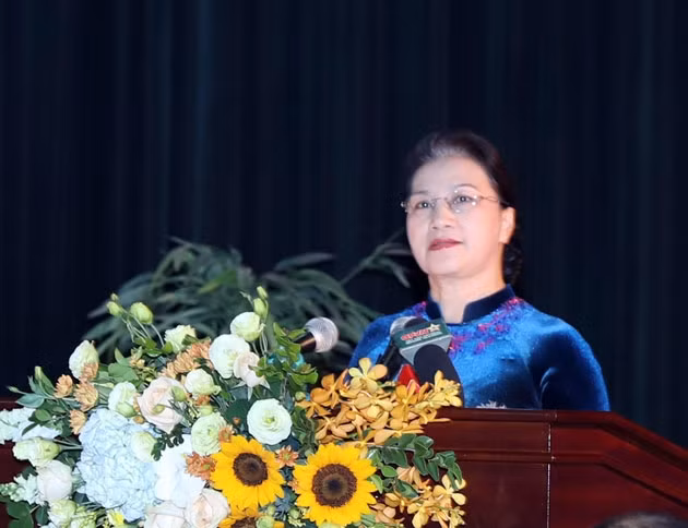 Chủ tịch Quốc hội Nguyễn Thị Kim Ngân phát biểu tại lễ khai giảng.