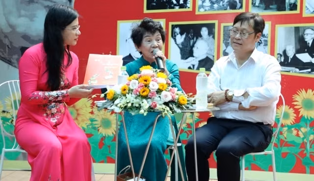 Tọa đàm “Tôn Đức Thắng với phong trào Công nhân Sài Gòn, đầu thế kỷ XX đến năm 1930”.