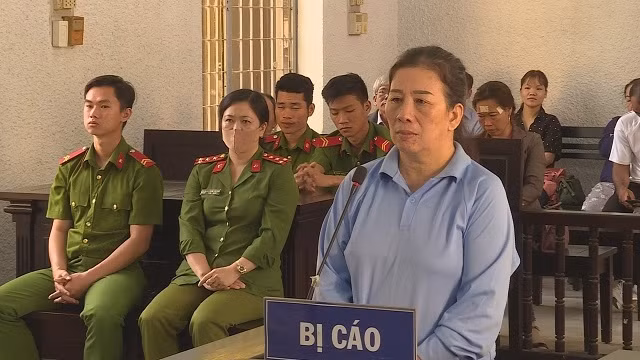 Bị cáo Trần Thị Thanh Hà tại phiên tòa.
