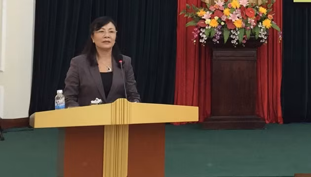 Thứ trưởng Bộ GD-ĐT Nguyễn Thị Nghĩa phát biểu tại buổi gặp gỡ báo chí