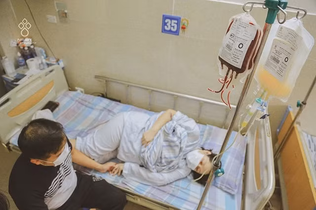 Sản phụ ung thư máu đã vượt cạn thành công nhờ vào hàng trăm người hiến máu.