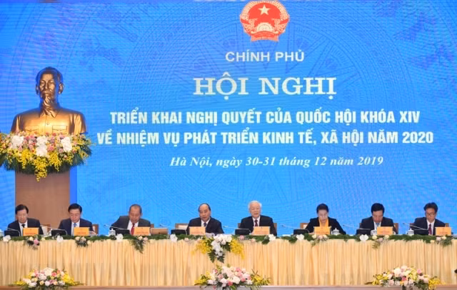 Tổng Bí thư, Chủ tịch nước Nguyễn Phú Trọng, Thủ tướng Nguyễn Xuân Phúc, Chủ tịch Quốc hội Nguyễn Thị Kim Ngân điều hành hội nghị.