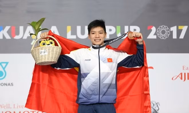 VĐV bơi Kim Sơn mới 15 tuổi đã đoạt Huy chương Vàng, lập kỷ lục tại SEA Games 29.