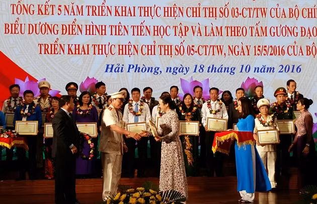 Hải Phòng biểu dương 124 điển hình tiên tiến học tập và làm theo tấm gương đạo đức Hồ Chí Minh