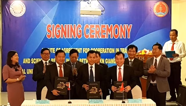 Các trường ký kết hợp tác.