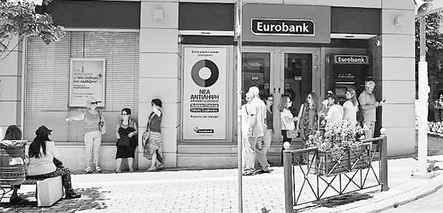Nợ xấu là vấn đề lớn đối với hệ thống ngân hàng Hy Lạp. Ảnh: THETIMES.CO.UK
