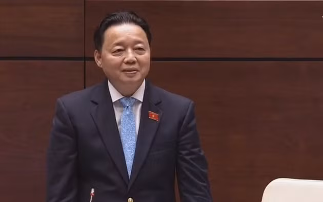 Bộ trưởng Tài nguyên Môi trường trả lời chất vấn.