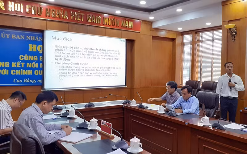 Họp báo giới thiệu hệ thống “Kết nối Cao Bằng”.