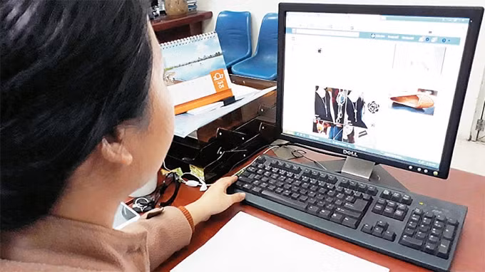 Kinh doanh qua mạng xã hội phải nộp thuế đầy đủ.