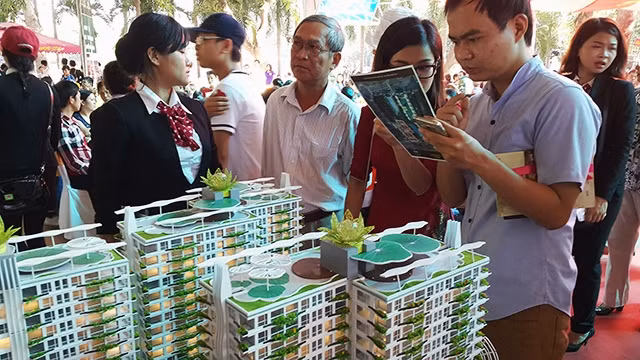 Tốc độ phát triển nhà ở, chung cư mạnh mẽ nhưng vẫn không đáp ứng được nhu cầu của người dân.