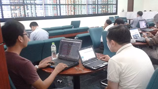 Nhà đầu tư có thể đang trông đợi vào một tháng 7 khả quan hơn. Ảnh: NAM ANH
