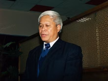 Nhà thơ Nguyễn Huy Hoàng.