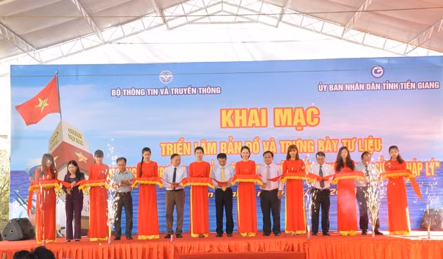  Khai mạc triển lãm bản đồ và tư liệu “Hoàng Sa- Trường Sa của Việt Nam – Những bằng chứng lịch sử và pháp lý”