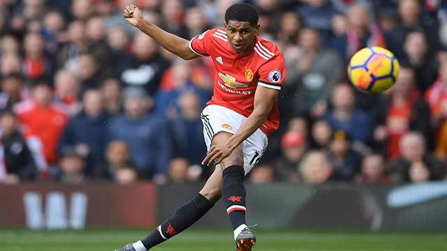 Marcus Rashford củng cố vị trí thứ hai cho Man United khi tỏa sáng trước Liverpool.