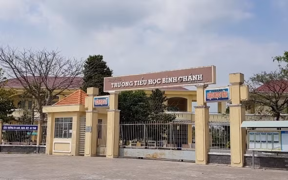 Yêu cầu thông tin vụ việc cô giáo bị ép quỳ trước ngày 13-3