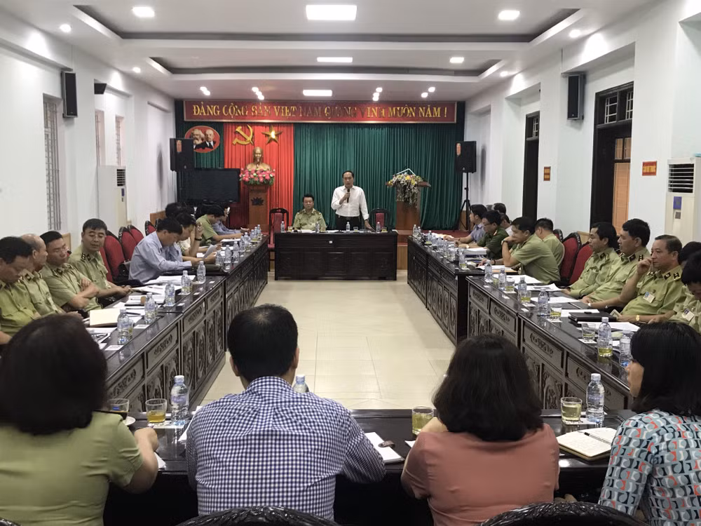 Đồng chí Đàm Thanh Thế, Chánh Văn phòng Ban Chỉ đạo Quốc gia 389 phát biểu tại cuộc họp.