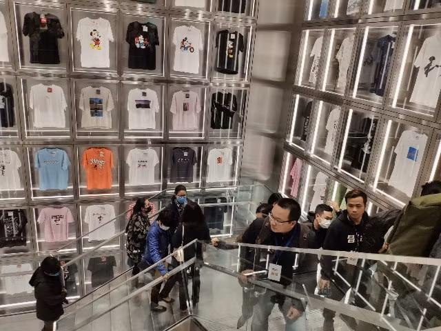 Ra mắt thương hiệu thời trang Uniqlo tại Hà Nội