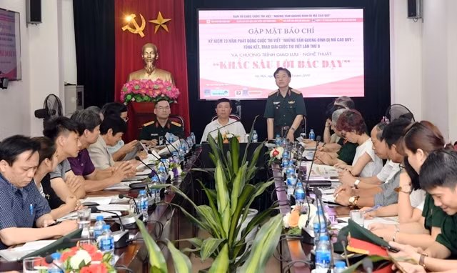 Ban Tổ chức thông tin về Lễ tổng kết, trao giải Cuộc thi “Những tấm gương bình dị mà cao quý” lần thứ 9. 