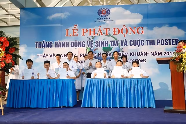 Bệnh viện K ký cam kết thực hiện vệ sinh tay theo đúng quy định.