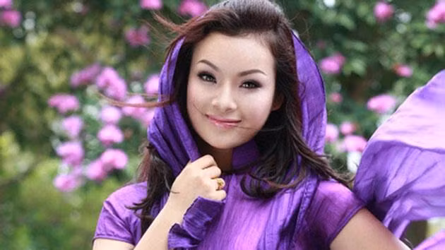 Ca sĩ Tân Nhàn.