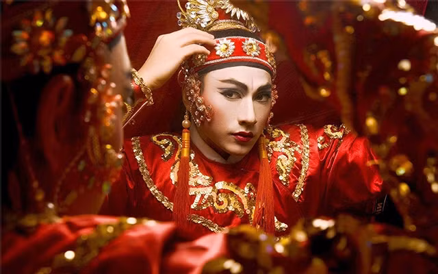 Song Lang là một bộ phim Việt chỉn chu và trở nên đặc biệt khi tôn vinh môn nghệ thuật cải lương đang bị thoái trào. 